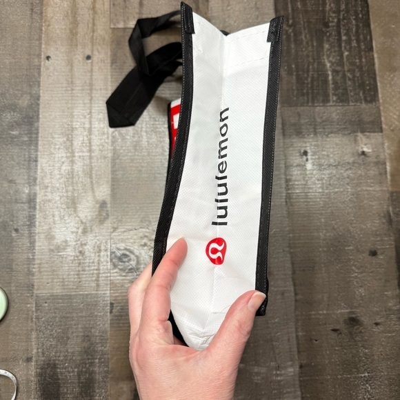 Lululemon Athletica Small Reusable Red and White Tote - Picture 4 of 8